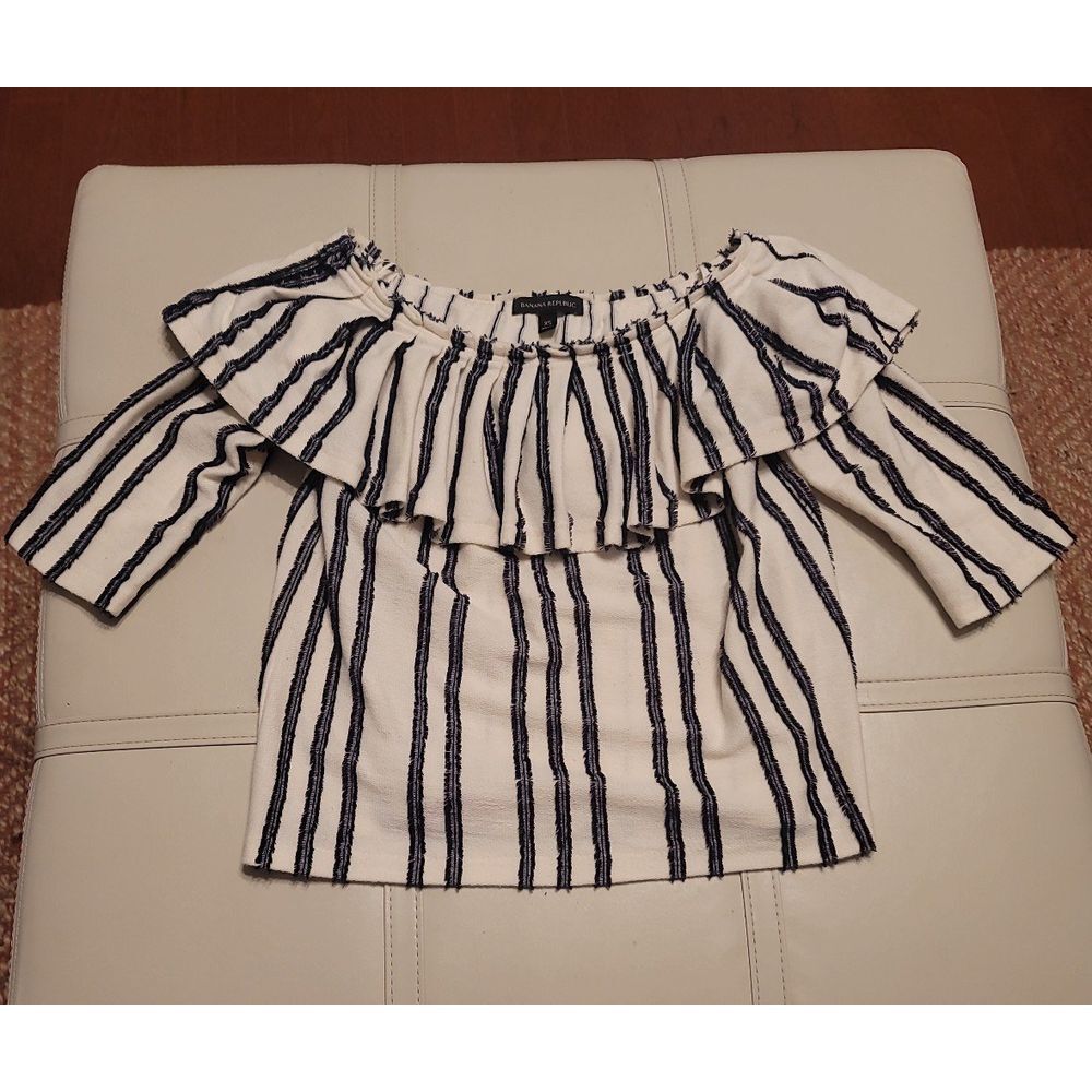 Banana Republic Off the Shoulder Top woman's XS